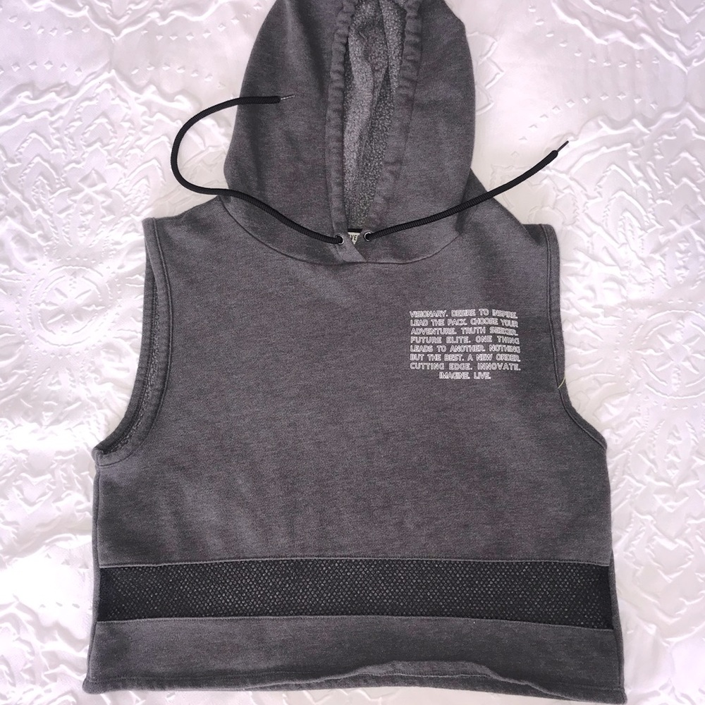 Forever 21 Cropped hoodie size S